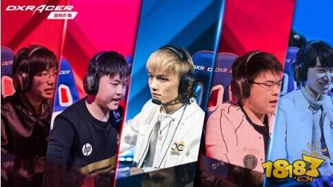 随着足球中 随着足球中