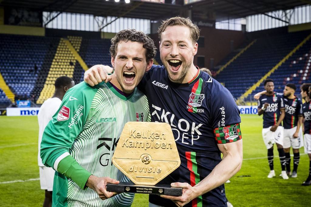 将继续是她 将继续是她